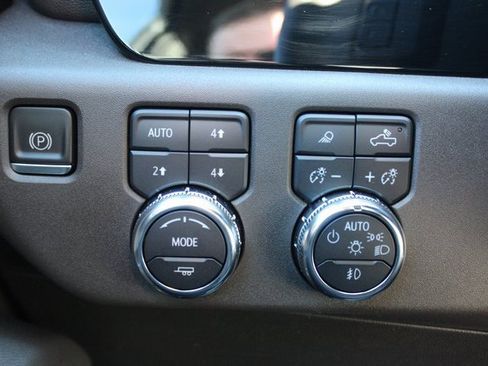 Used 2023 GMC Sierra 1500 SLT image 21