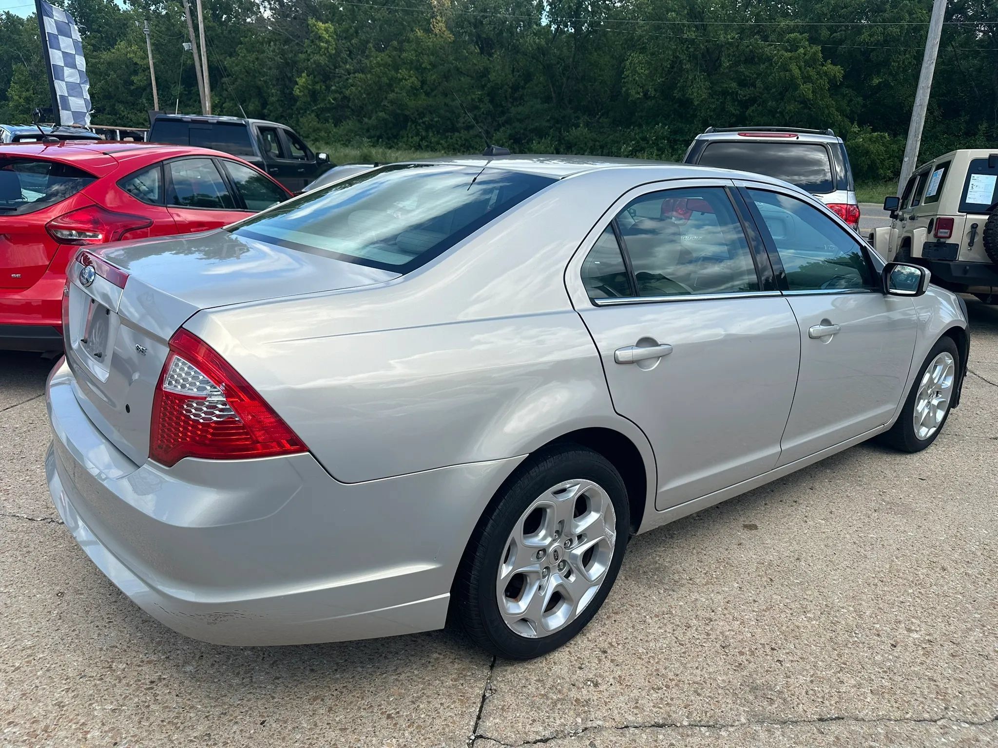 Used 2010 Ford Fusion SE FWD image 7