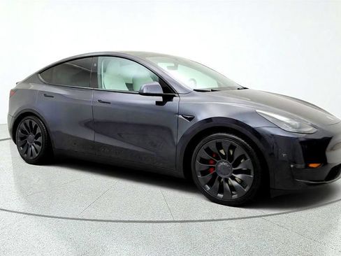 Used 2024 Tesla Model Y Performance AWD/4WD image 3