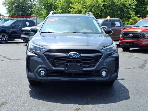 Used 2023 Subaru Outback Premium AWD/4WD image 2