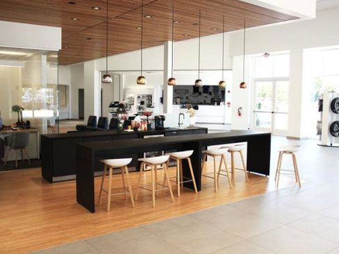 Certified 2024 Volvo XC40 B5 Ultimate w/ Climate Package image 37