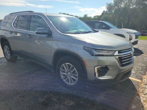Used 2023 Chevrolet Traverse LT AWD/4WD image 2