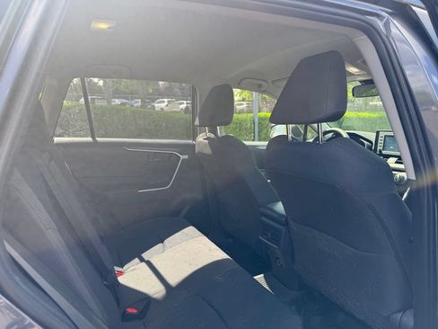 Used 2022 Toyota RAV4 LE AWD/4WD image 21