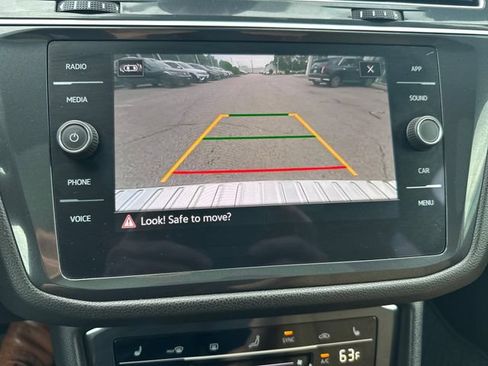 Certified 2023 Volkswagen Tiguan SE w/ Panoramic Sunroof Package AWD/4WD image 26