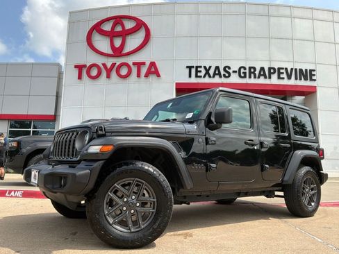 Used 2025 Jeep Wrangler Unlimited Sport AWD/4WD image 2