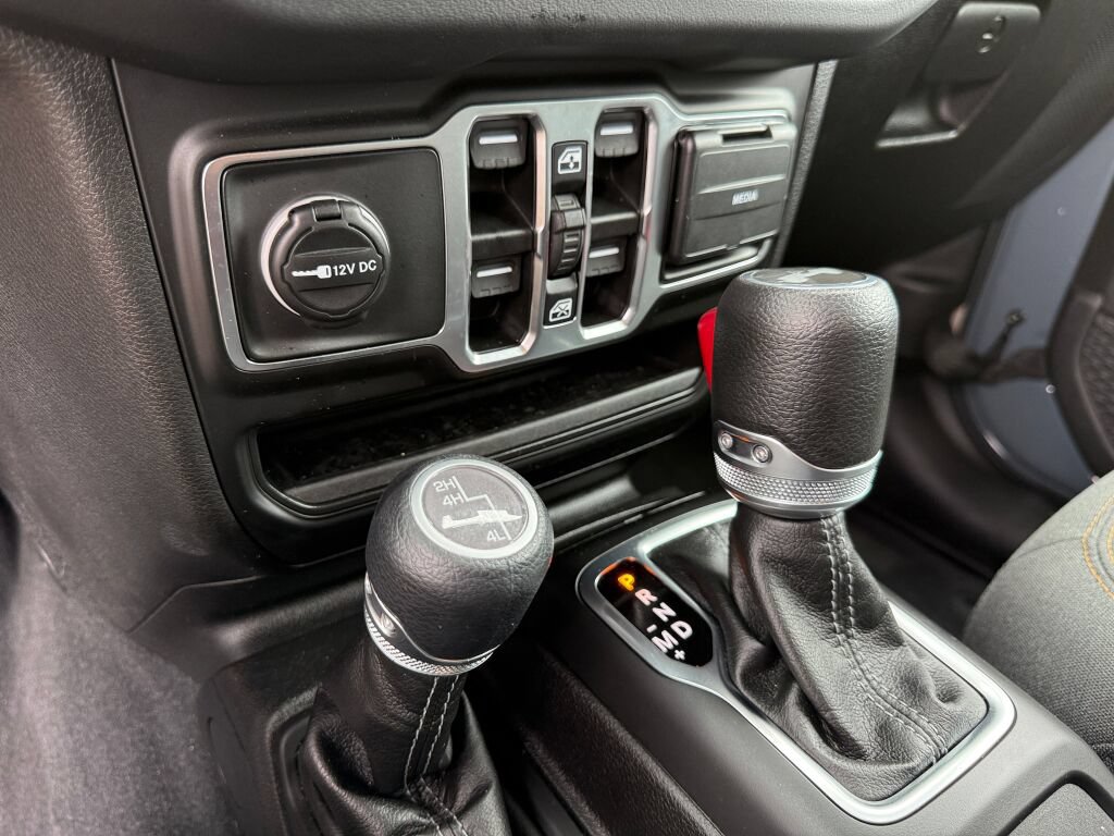 Used 2026 Jeep Wrangler Unlimited Sahara AWD/4WD image 26