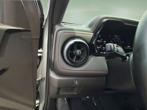Used 2024 Chevrolet Colorado Z71 w/ Z71 Convenience Package 2 AWD/4WD image 21