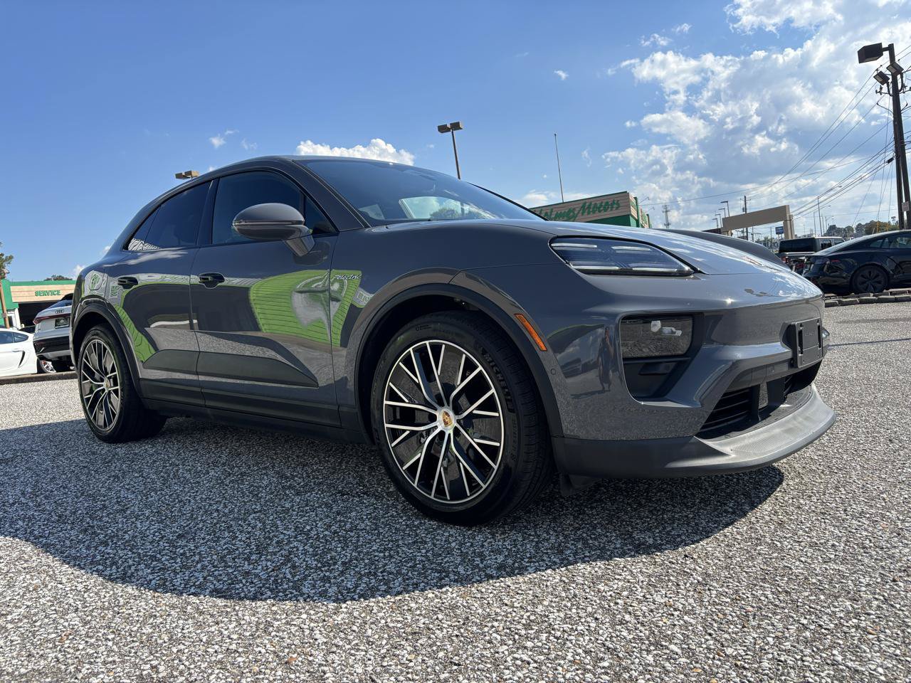 Used 2025 Porsche Macan 4 Electric AWD/4WD image 10