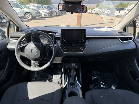 Used 2022 Toyota Corolla LE FWD image 12