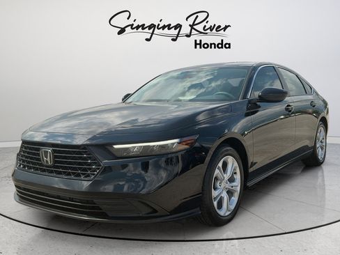 Used 2025 Honda Accord LX image 3
