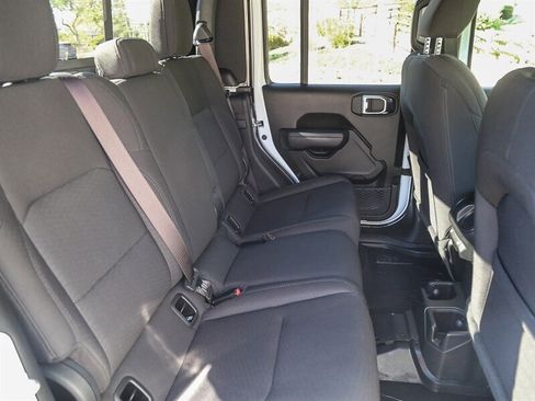 Used 2023 Jeep Gladiator Willys image 27