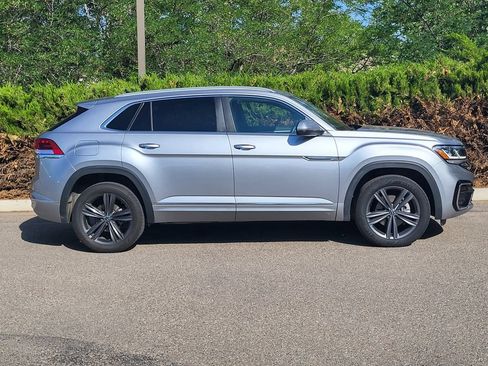 Used 2022 Volkswagen Atlas Cross Sport SEL R-Line AWD/4WD image 4