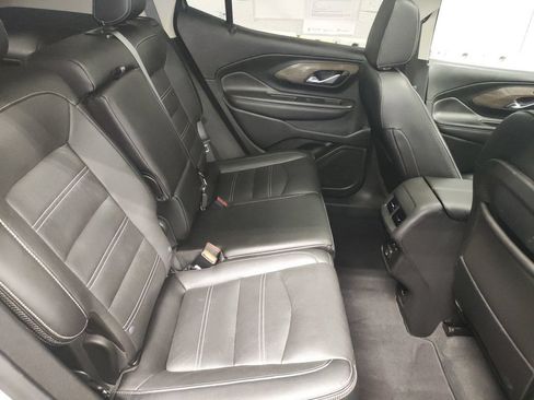 Used 2022 GMC Terrain Denali w/ Denali Premium Package AWD/4WD image 11