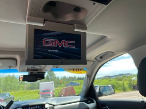 Used 2019 GMC Yukon SLT w/ Premium Edition AWD/4WD image 32