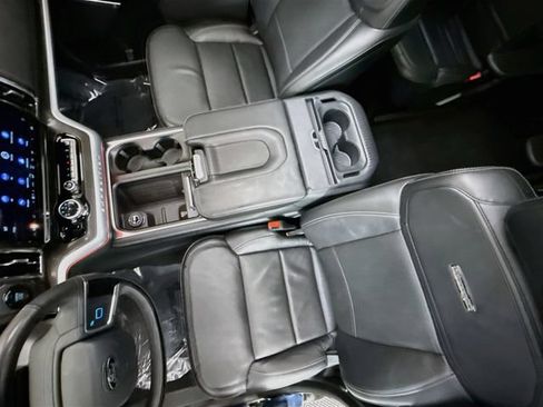 Used 2025 Ford Expedition Platinum w/ Stealth Appearance Package AWD/4WD image 23