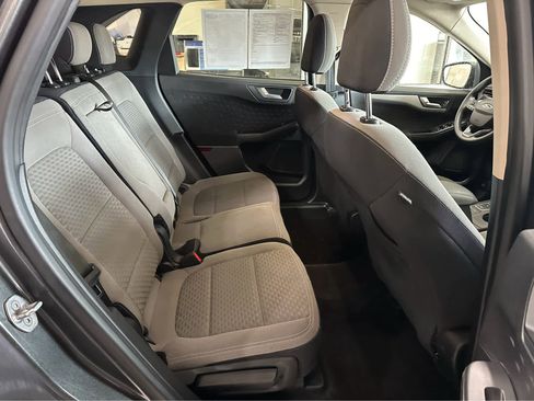 Used 2020 Ford Escape SE image 32