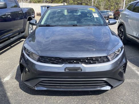 Used 2023 Kia Forte LXS FWD image 7