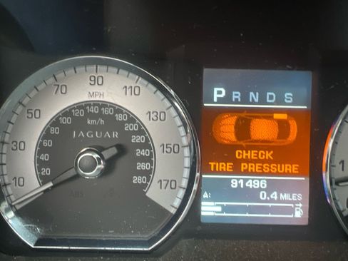 Used 2010 Jaguar XF Luxury image 15