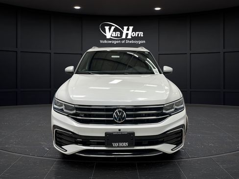 Used 2024 Volkswagen Tiguan SEL R-Line AWD/4WD image 2