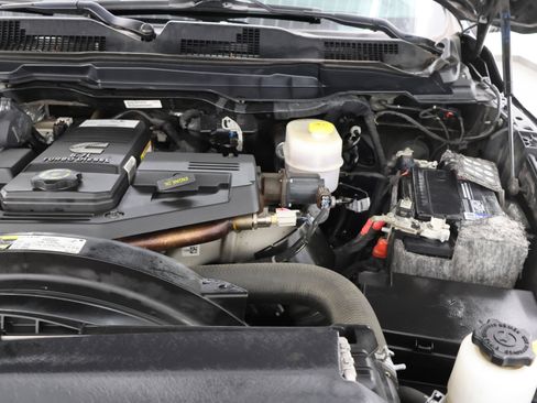 Used 2018 RAM 2500 Laramie image 19