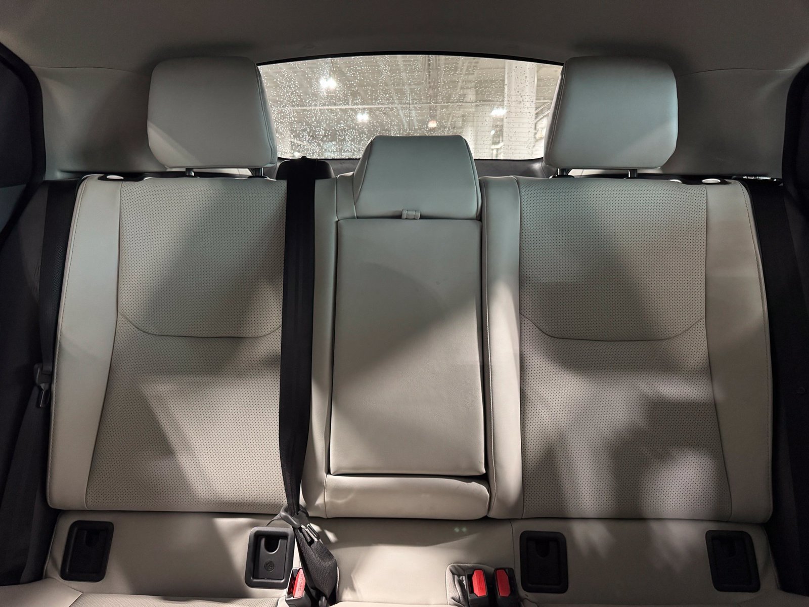 Used 2025 Toyota Prius XLE AWD/4WD image 17