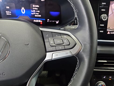 Certified 2023 Volkswagen Taos SE FWD image 18
