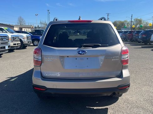 Used 2016 Subaru Forester 2.5i Premium w/ All-Weather Package AWD/4WD image 4