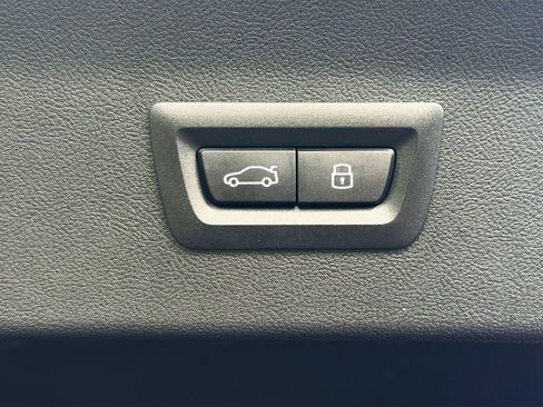 Certified 2025 BMW X4 xDrive30i w/ Premium Package image 14