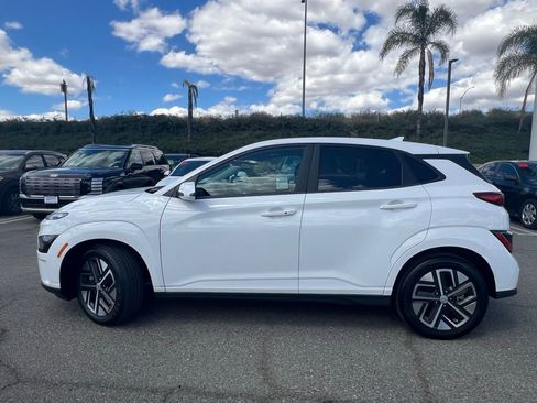 Certified 2023 Hyundai Kona SE image 5