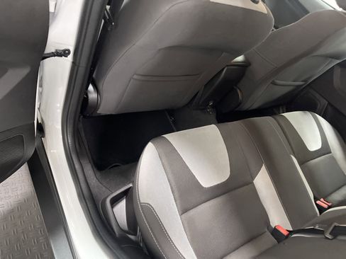 Used 2014 Ford Focus SE w/ SE Sport Package image 17