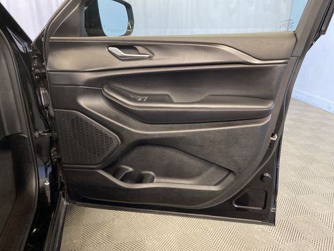 Used 2023 Jeep Grand Cherokee L Laredo image 44