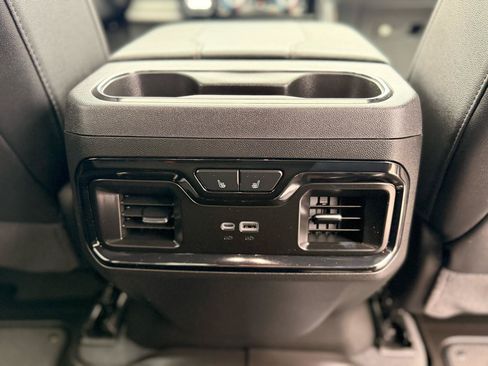 Used 2025 GMC Sierra 1500 AT4 w/ Technology Package AWD/4WD image 22