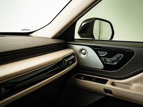 Used 2022 Lincoln Aviator Grand Touring w/ Equipment Group 301A image 37