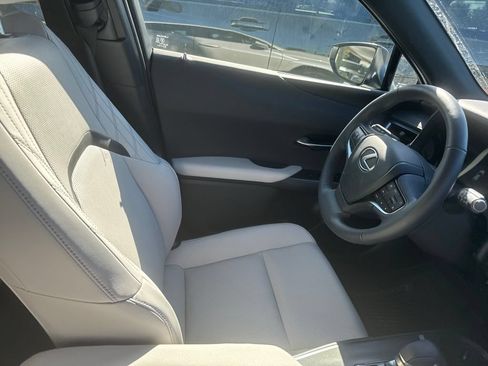 Used 2025 Lexus UX 300h AWD w/ Accessory Package (Z1) image 8