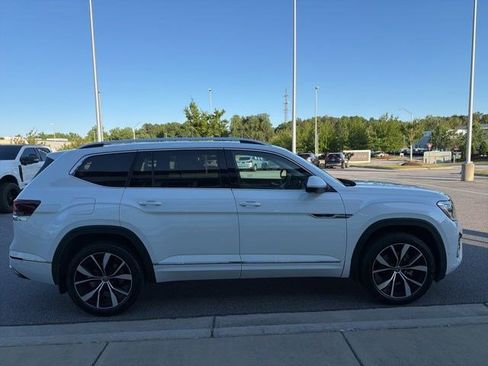 Used 2024 Volkswagen Atlas SEL Premium R-Line AWD/4WD image 7