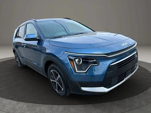Used 2025 Kia Niro EX FWD image 3