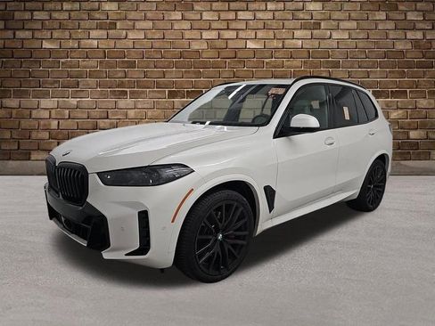 Used 2024 BMW X5 xDrive40i w/ M Sport Package image 2