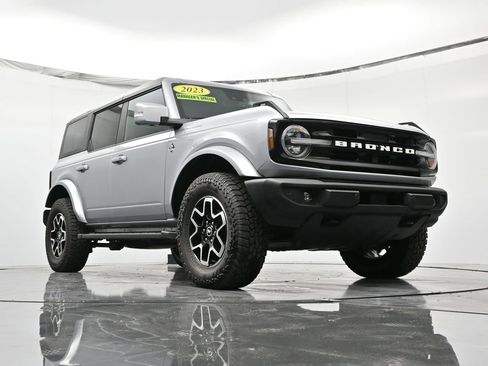 Used 2023 Ford Bronco Outer Banks image 37
