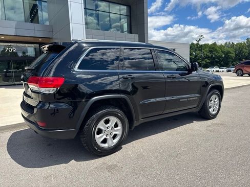 Used 2017 Jeep Grand Cherokee Laredo w/ Quick Order Package 23E AWD/4WD image 3