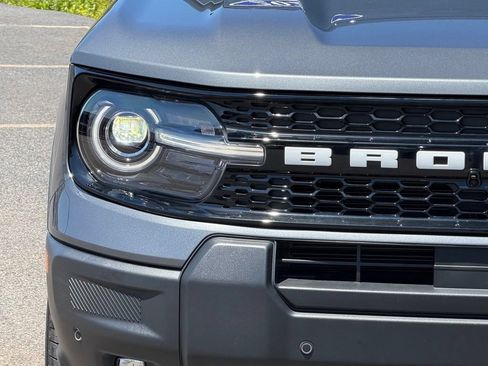 Certified 2025 Ford Bronco Sport Outer Banks w/ Outer Banks Tech Package+ AWD/4WD image 2
