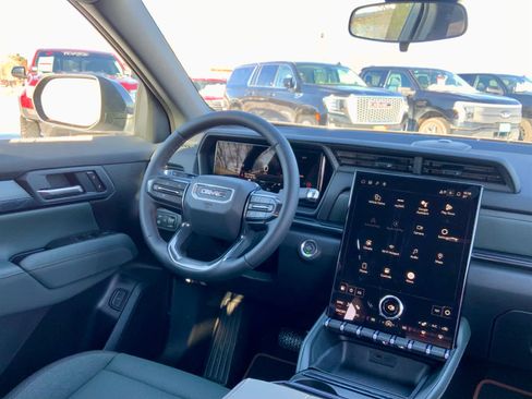 New 2026 GMC Terrain AT4 w/ LPO, Black Badging Package image 34