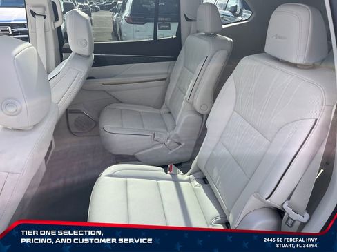 New 2026 Buick Enclave Avenir w/ Super Cruise Package FWD image 30