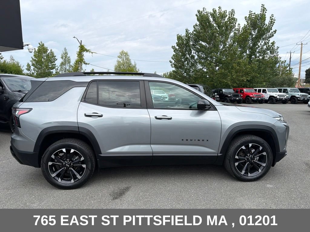 Used 2025 Chevrolet Equinox RS w/ Safety and Technology Package AWD/4WD image 8