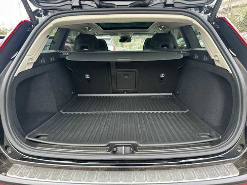 Used 2026 Volvo V60 B5 Cross Country Plus w/ Climate Package image 14