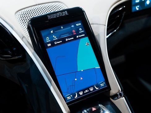 Used 2021 Ferrari Roma image 31