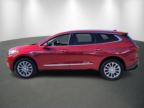 Used 2021 Buick Enclave Essence w/ Sound and Sites Package image 4