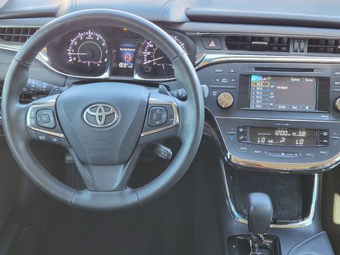 Used 2013 Toyota Avalon XLE image 27