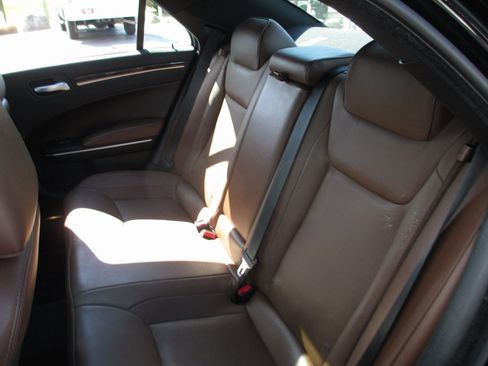 Used 2018 Chrysler 300 Limited w/ Safetytec Plus Group image 16