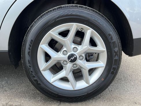 Used 2025 Kia Soul LX w/ LX Technology Package image 25