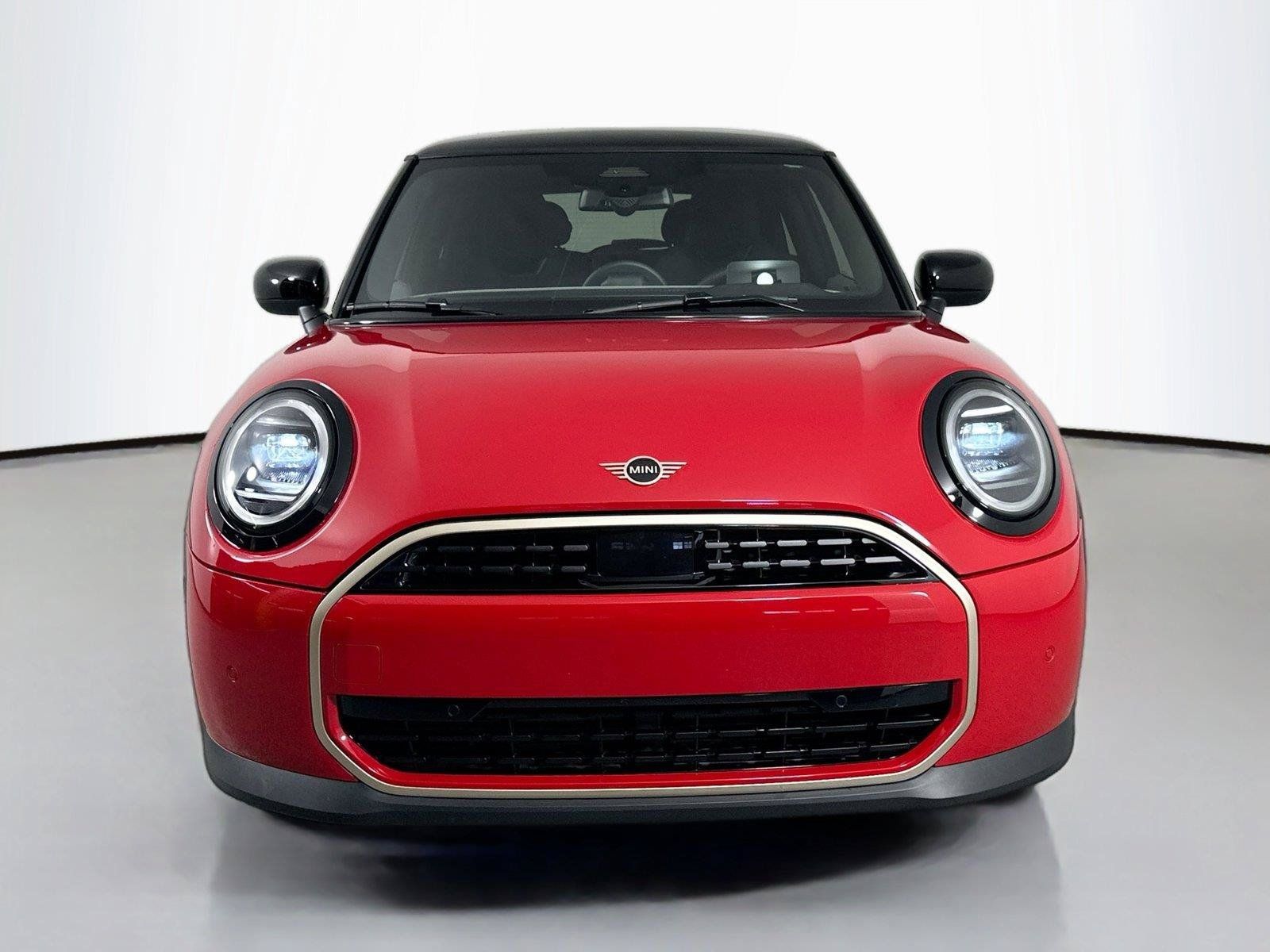Used 2025 MINI Cooper 2-Door Hardtop FWD image 2